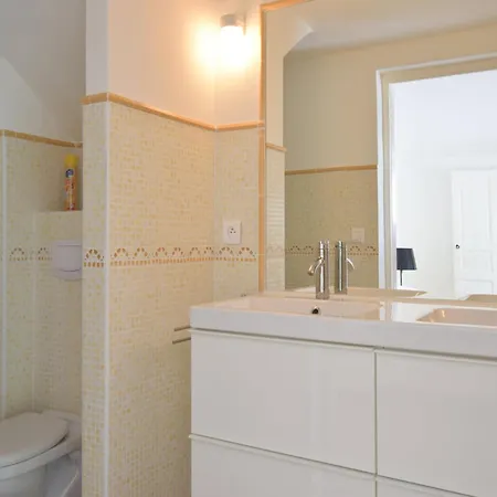 In Montbrun Les Bains Near Forest Apartment *